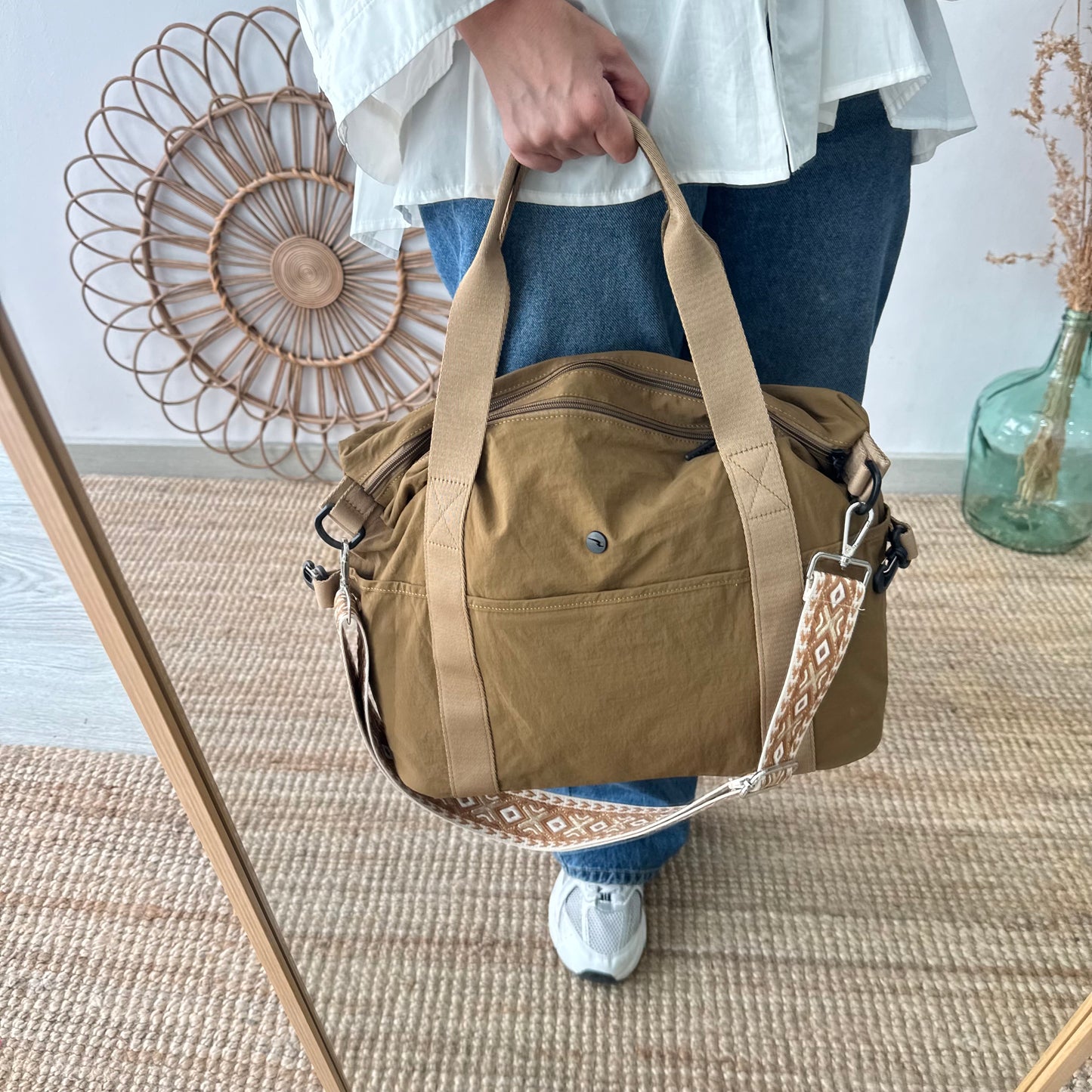 Bolso nylon multibolsillos camel