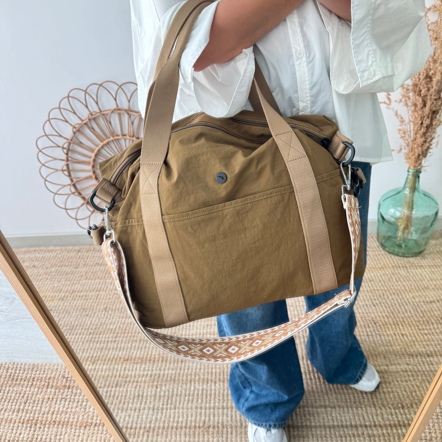 Bolso nylon multibolsillos camel