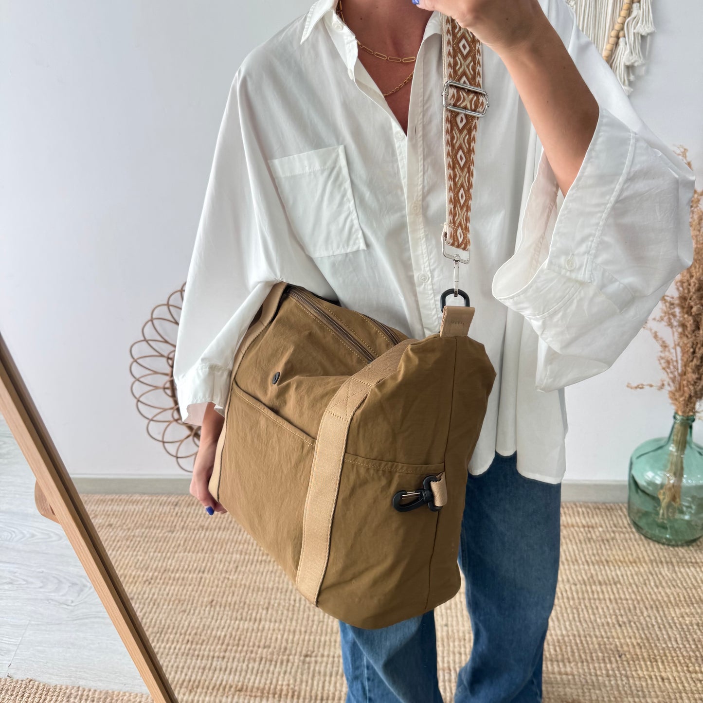 Bolso nylon multibolsillos camel