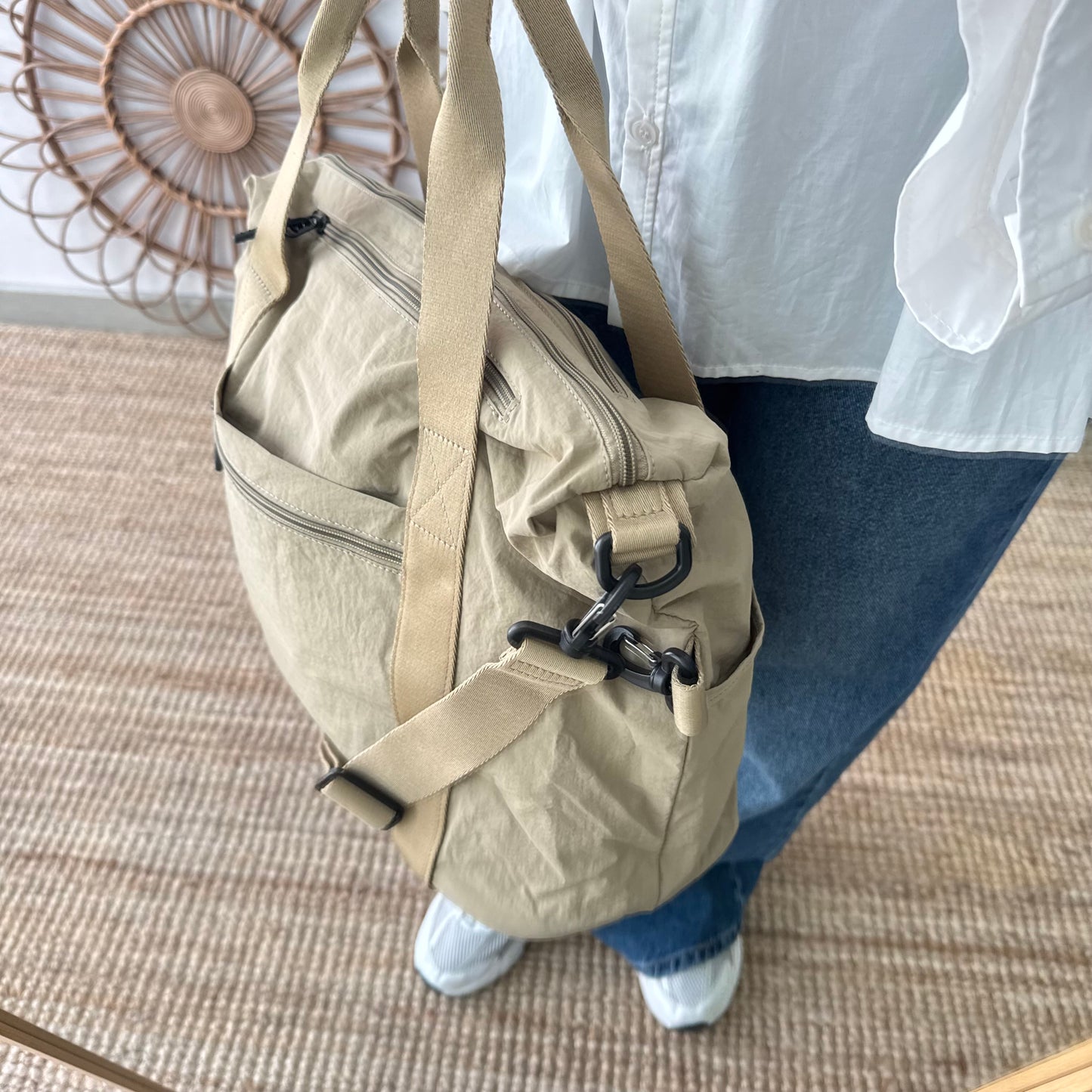 Bolso nylon multibolsillos beige