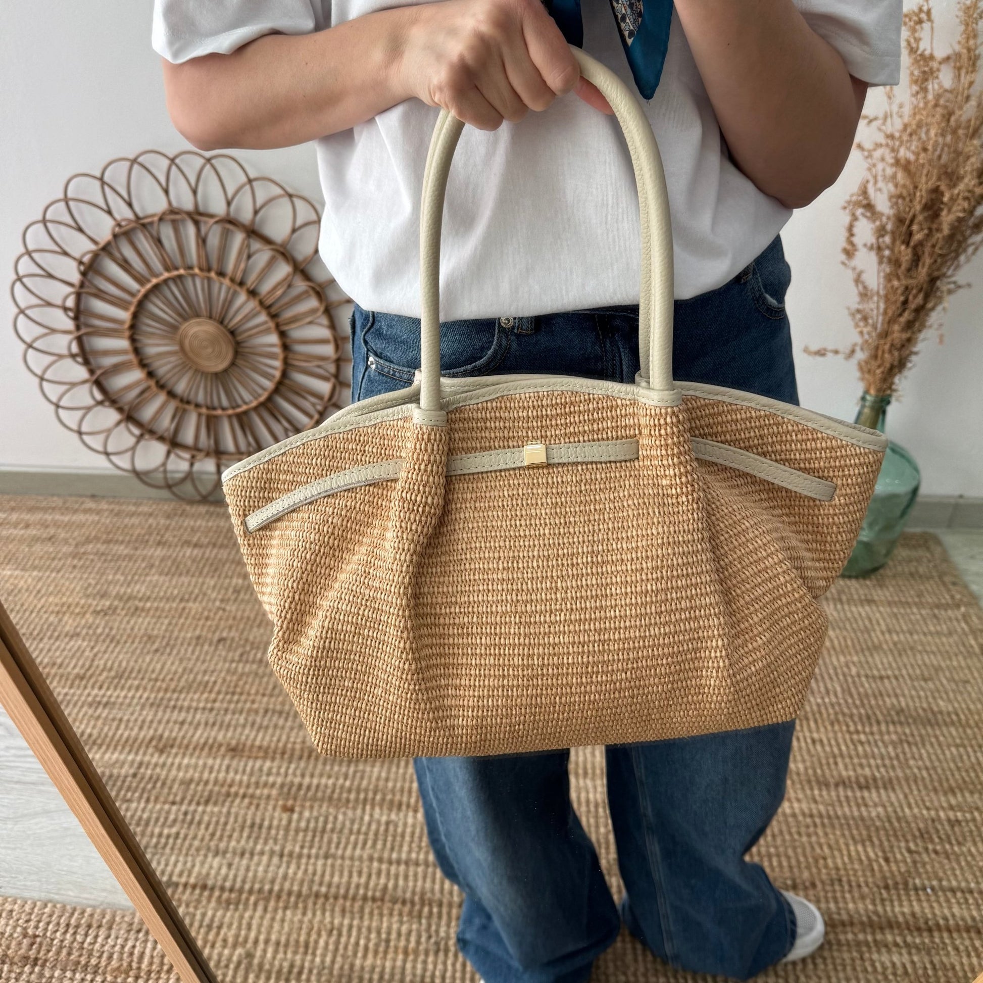 Bolso saco estructurado rafia y piel beige - Bubbleshopbcn