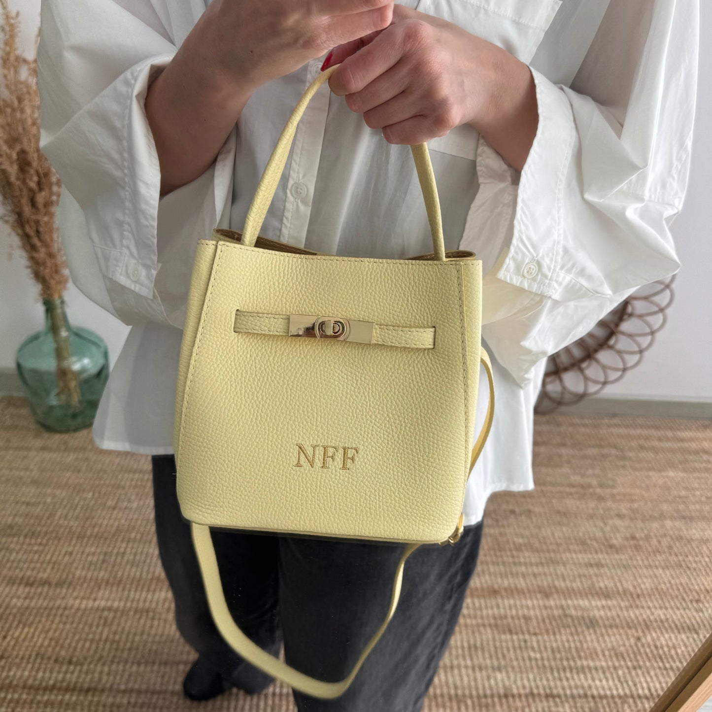 Mini tote trapecio amarillo