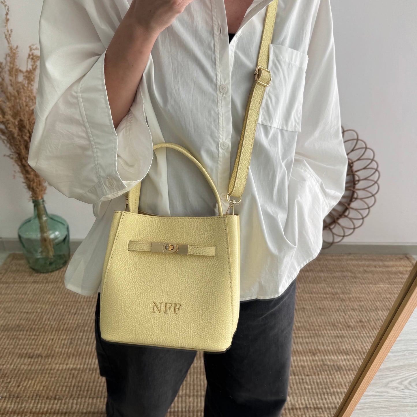 Mini tote trapecio amarillo
