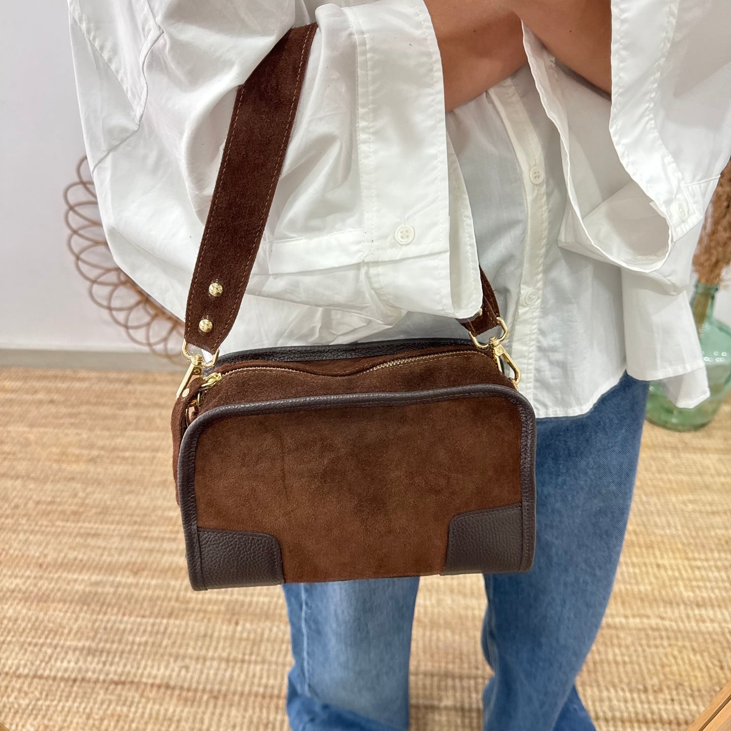 Bolso baúl serraje marrón claro y piel marrón