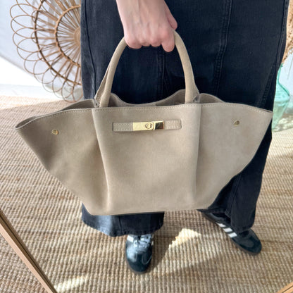 Bolso tote cierre serraje beige