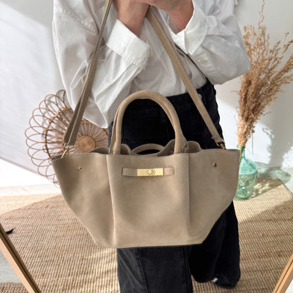 Bolso tote cierre serraje beige