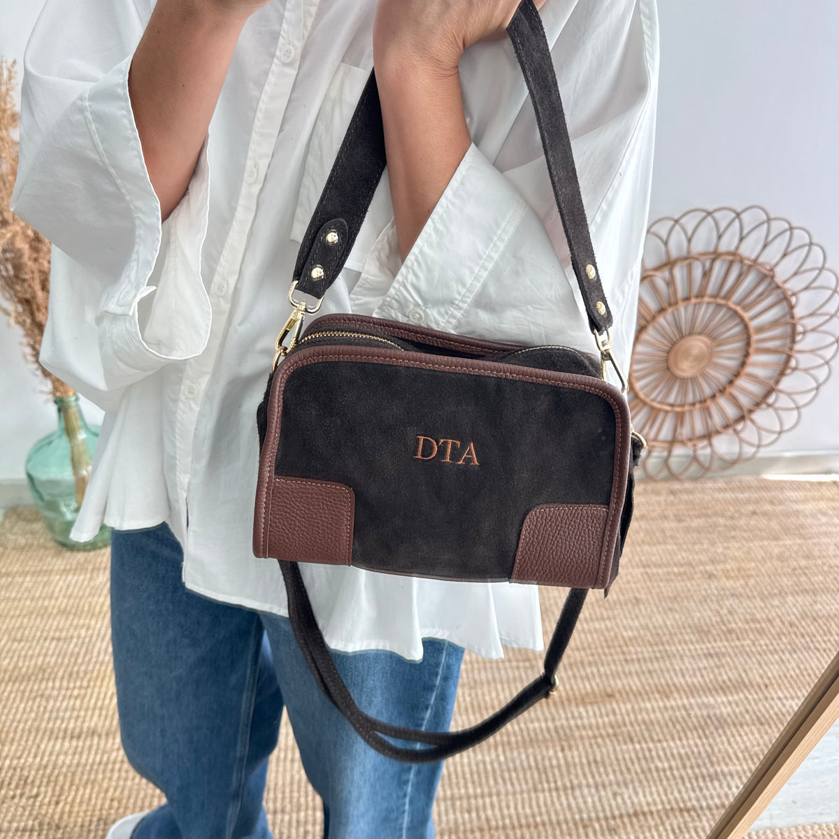 Bolso baúl serraje marrón y piel marrón