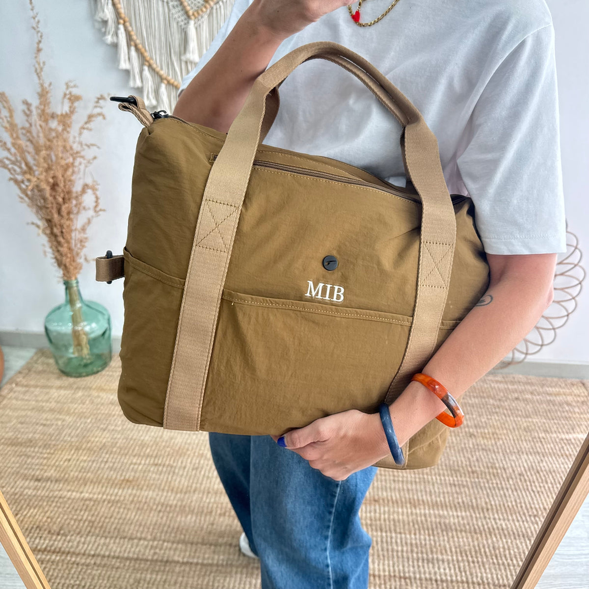 Bolso nylon multibolsillos camel
