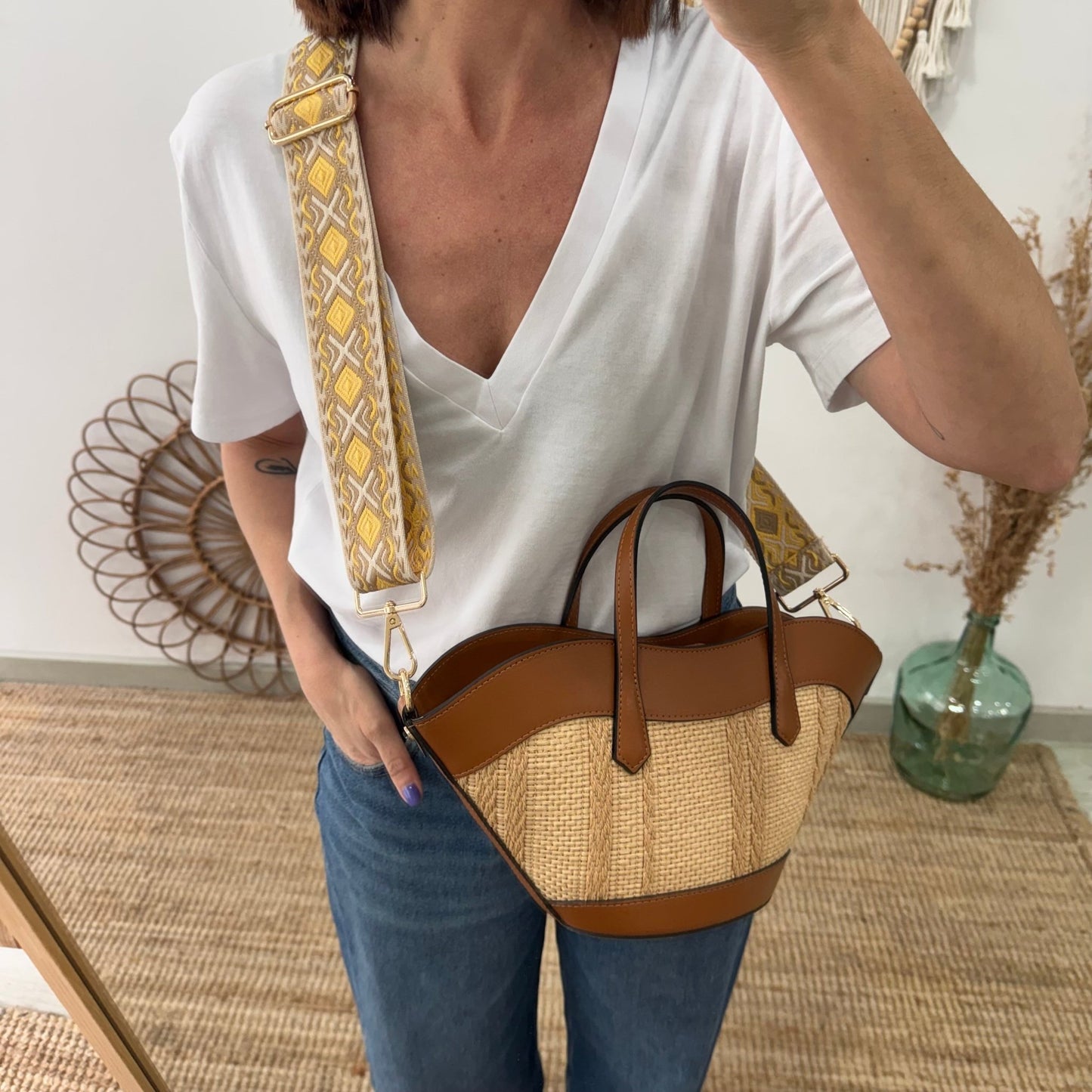 Mini Tote estructurado en piel y rafia camel