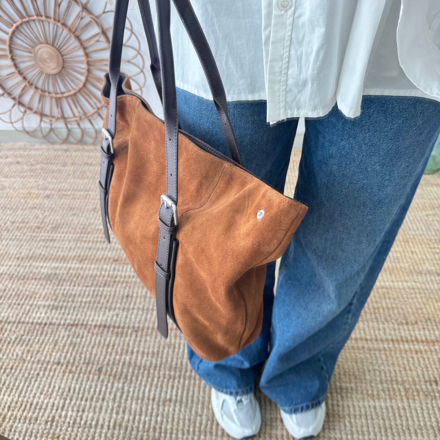 Bolso Shopper hebillas serraje y piel camel