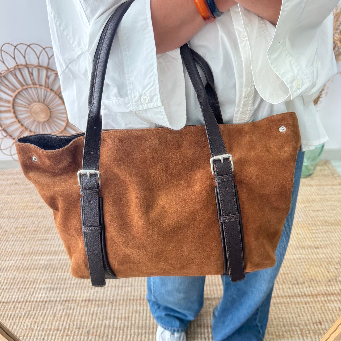 Bolso Shopper hebillas serraje y piel camel