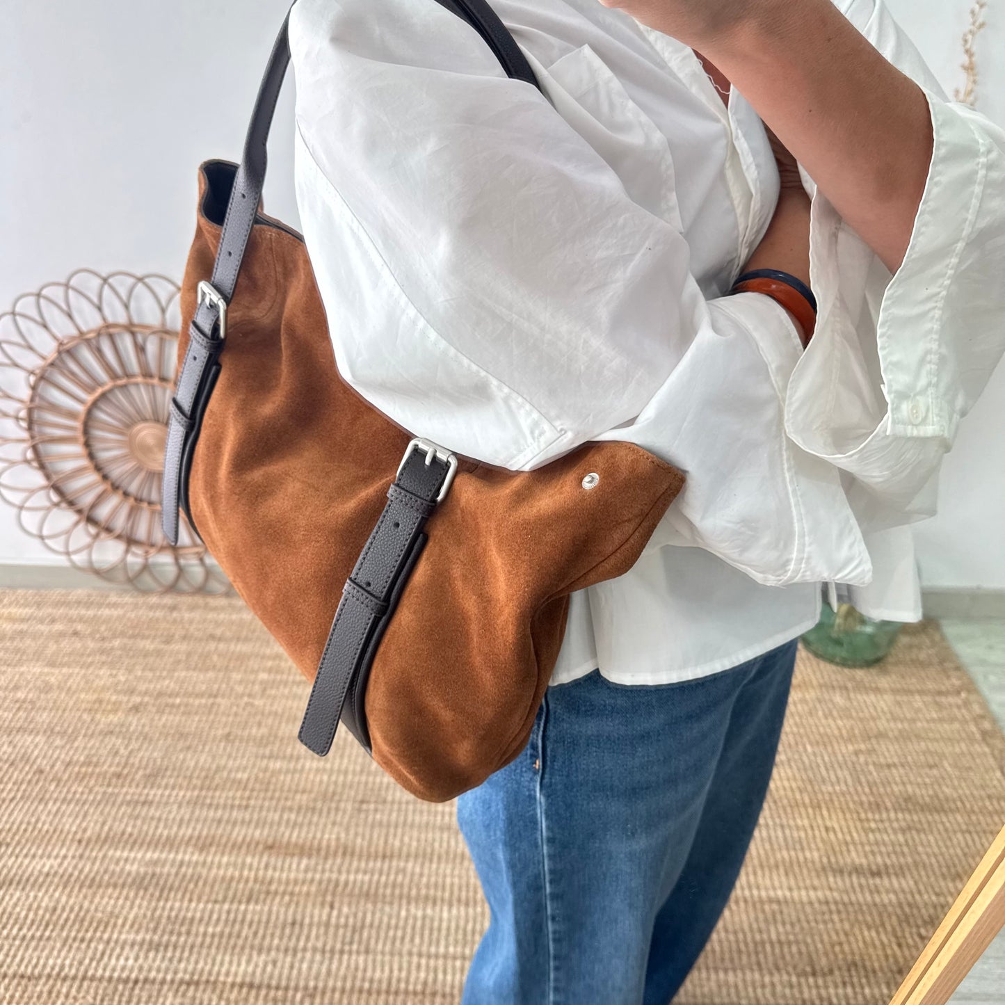 Bolso Shopper hebillas serraje y piel camel