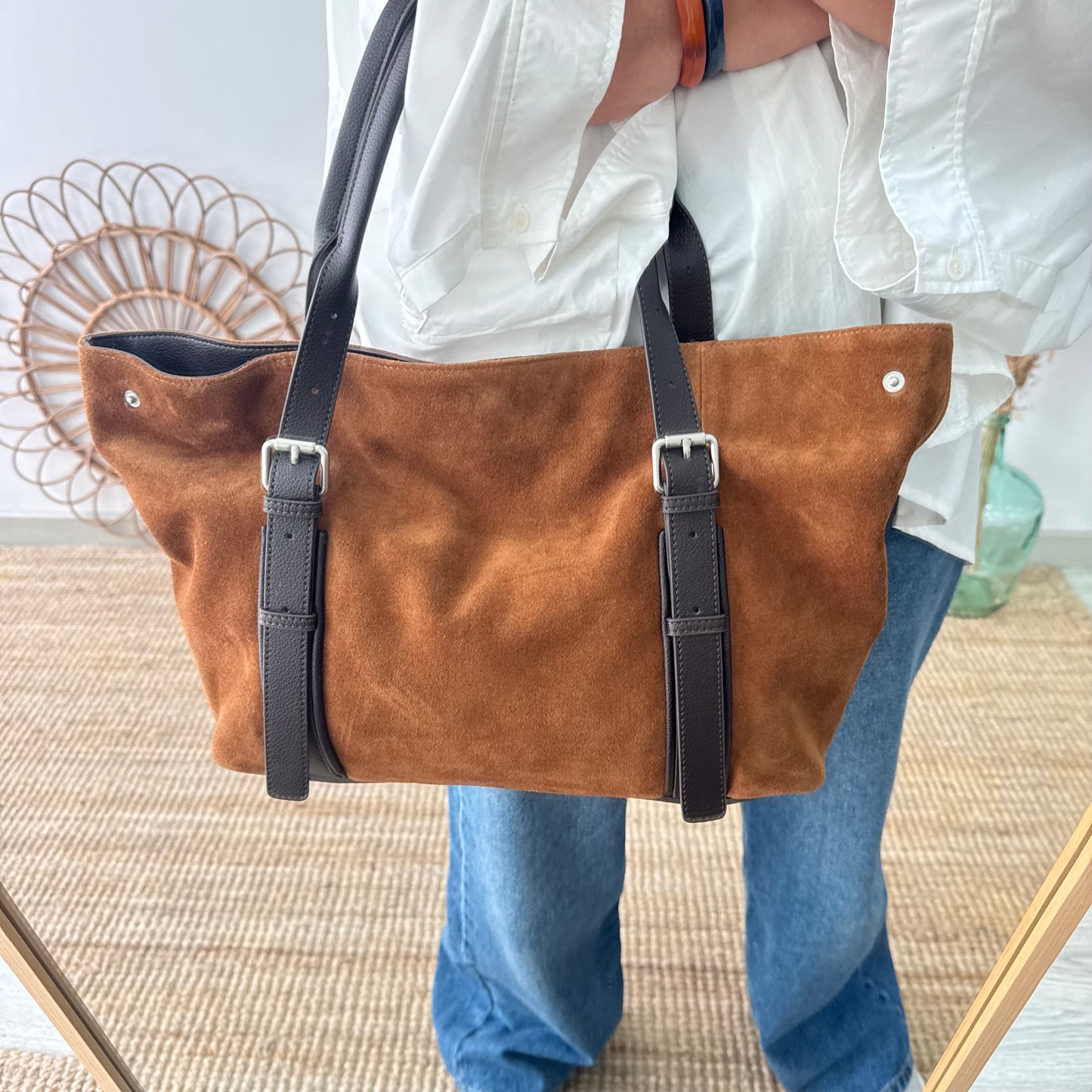Bolso Shopper hebillas serraje y piel camel
