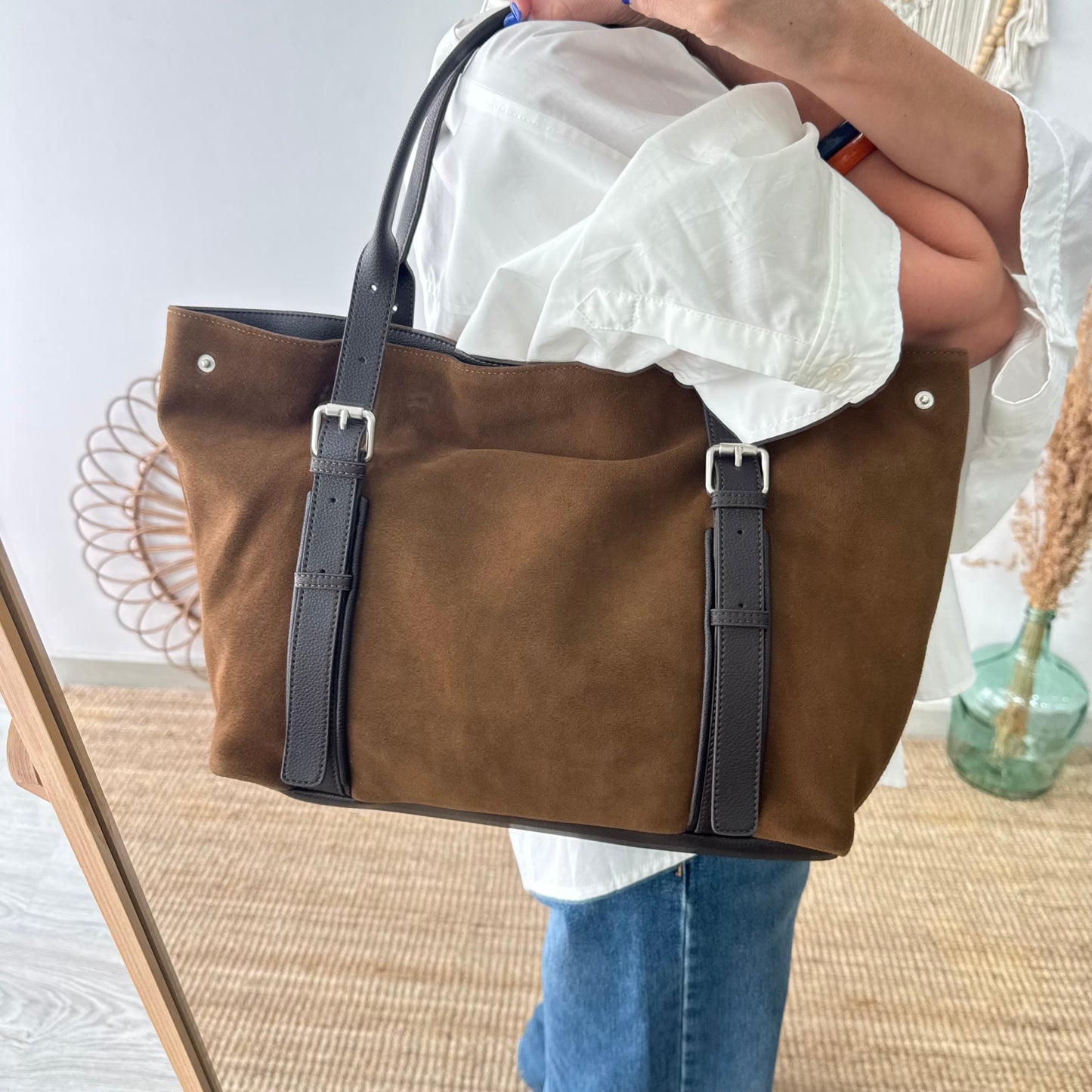 Bolso Shopper hebillas serraje y piel marrón