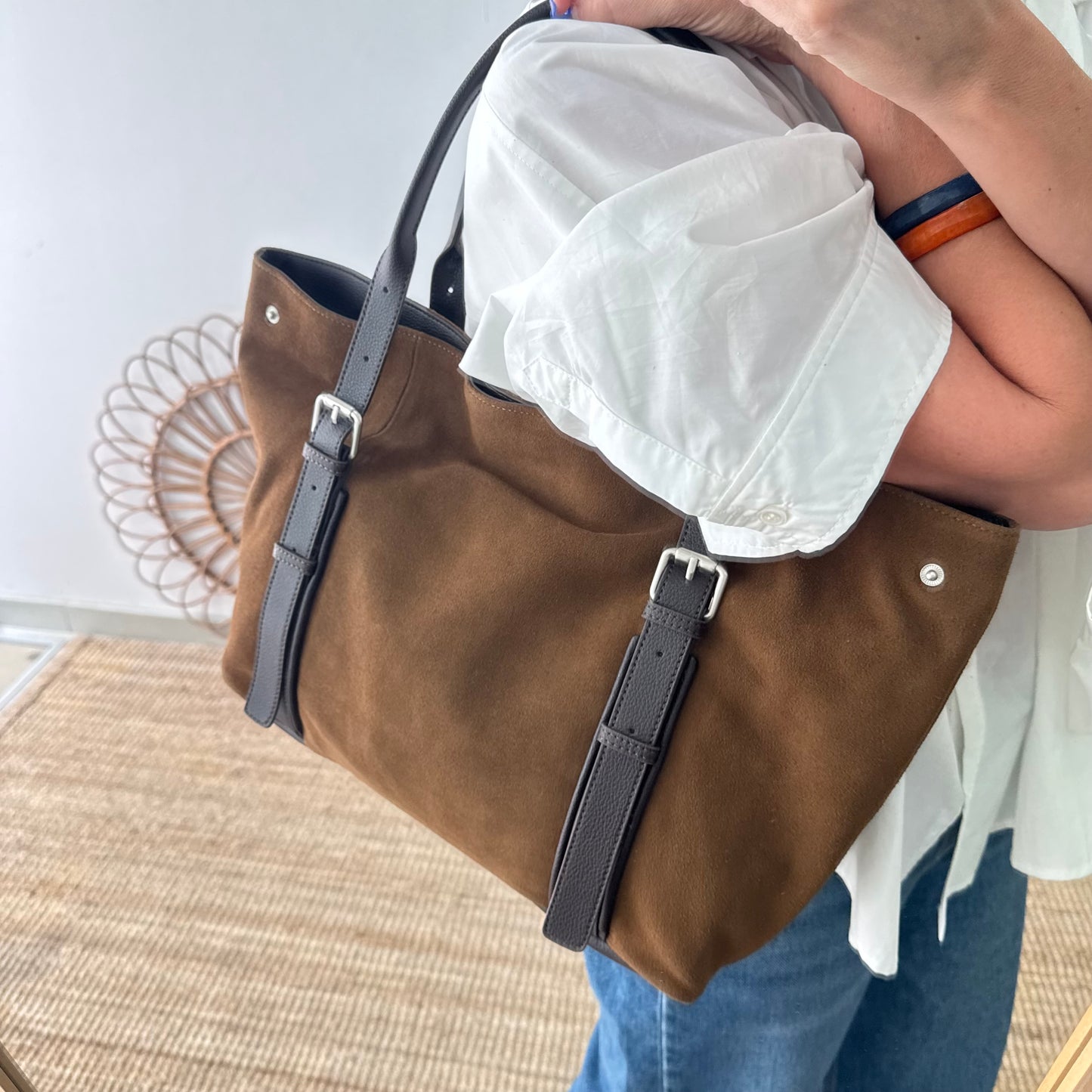 Bolso Shopper hebillas serraje y piel marrón