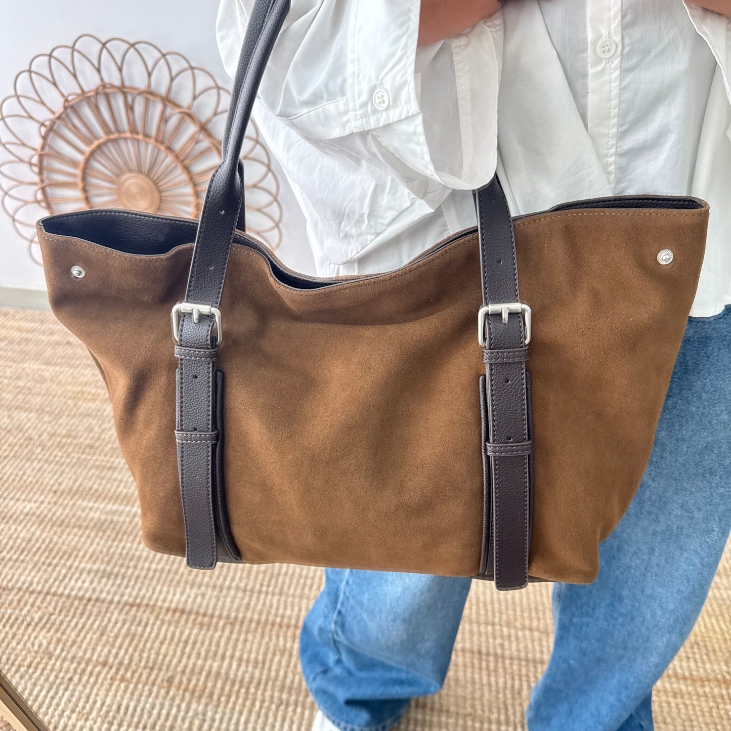 Bolso Shopper hebillas serraje y piel marrón