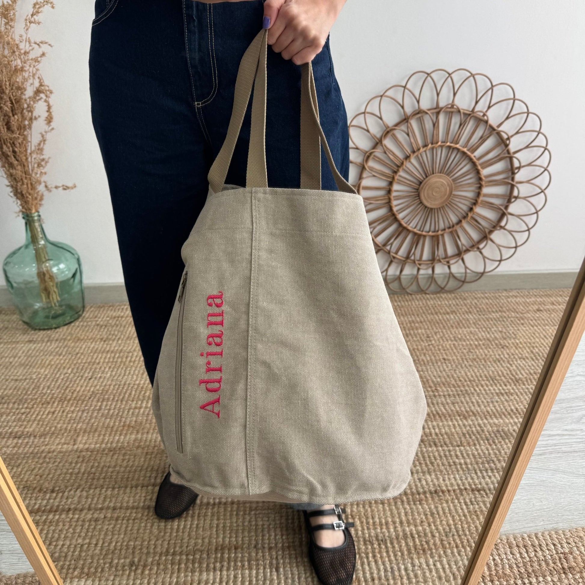 Bolsa loneta taupe bolsillo personalizado nombre fluor - Bubbleshopbcn