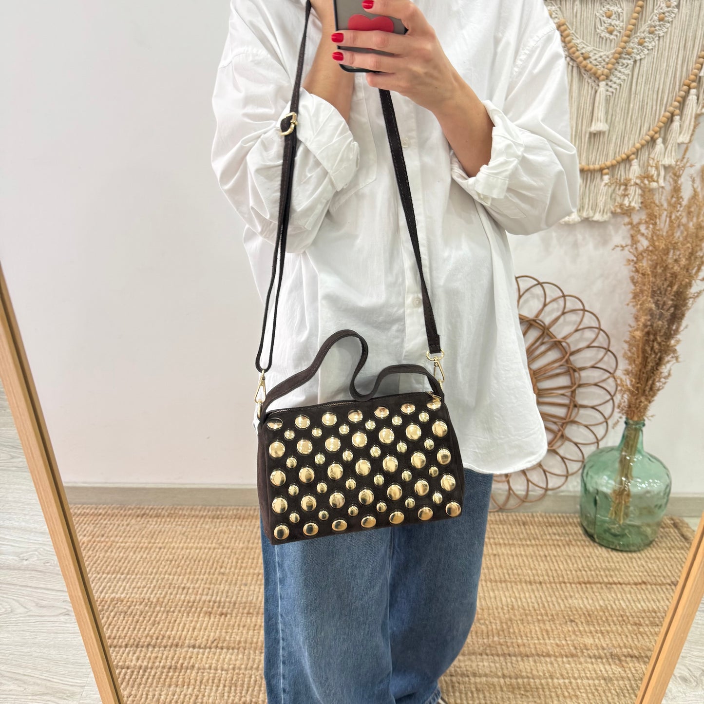 Bolso bowling marrón serraje tachuelas doradas