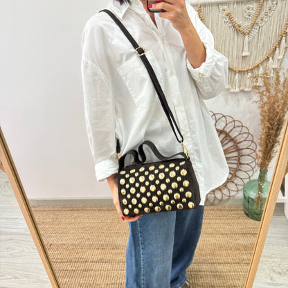 Bolso bowling marrón serraje tachuelas doradas