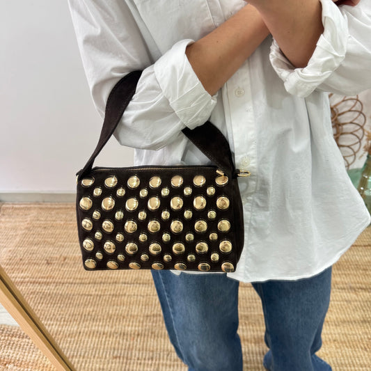 Bolso bowling marrón serraje tachuelas doradas