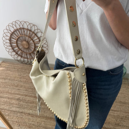 Bolso Hobo tachuelas y Flecos en Piel beige
