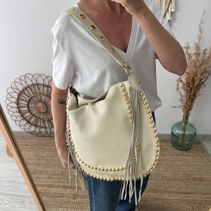Bolso Hobo tachuelas y Flecos en Piel beige