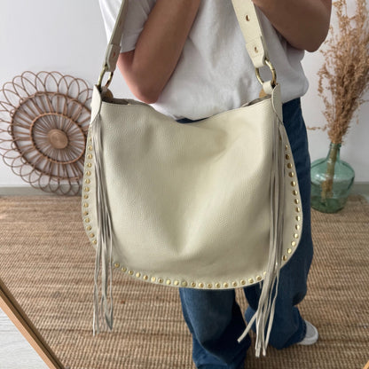Bolso Hobo tachuelas y Flecos en Piel beige