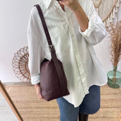 Bolso saco en piel trenzada cremallera granate