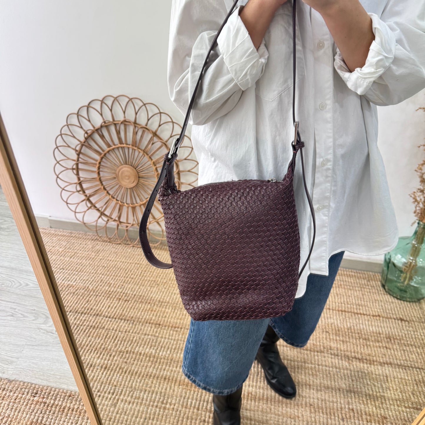 Bolso saco en piel trenzada cremallera granate