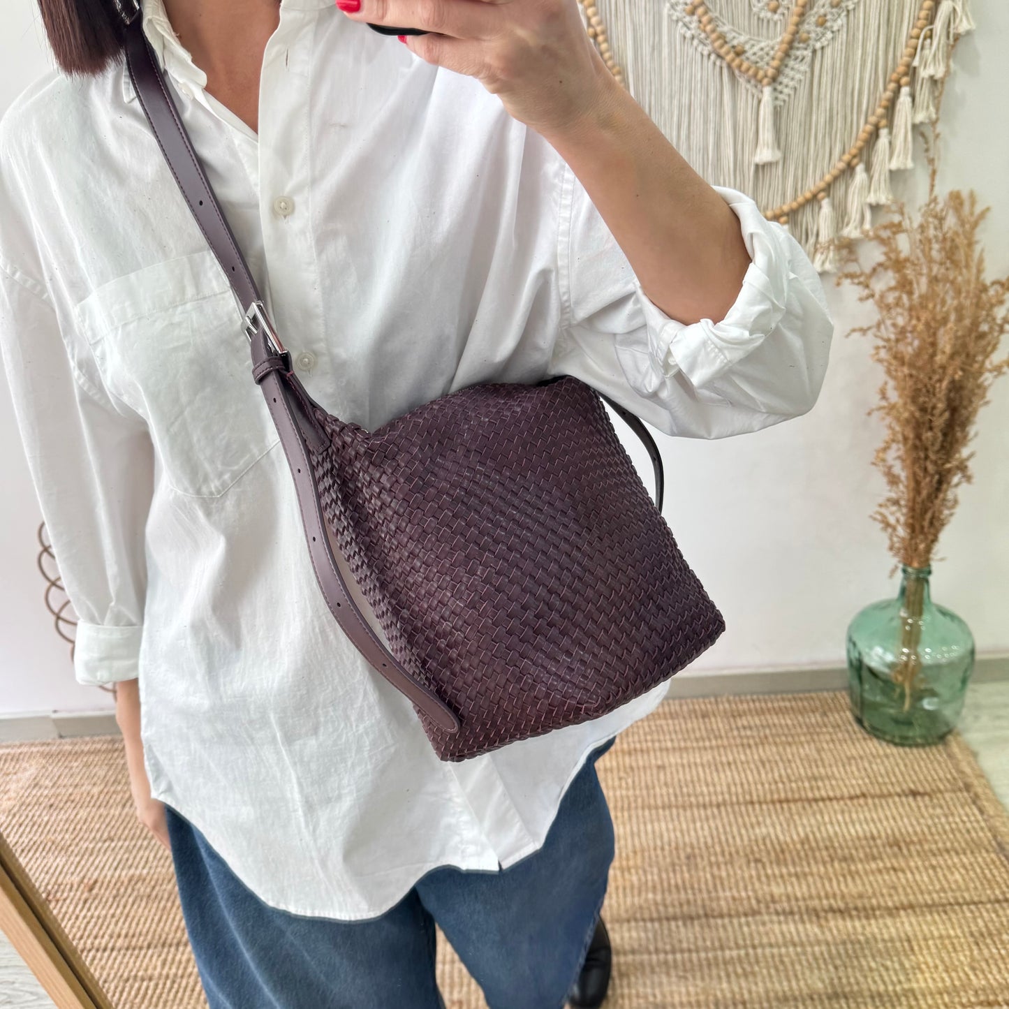 Bolso saco en piel trenzada cremallera granate