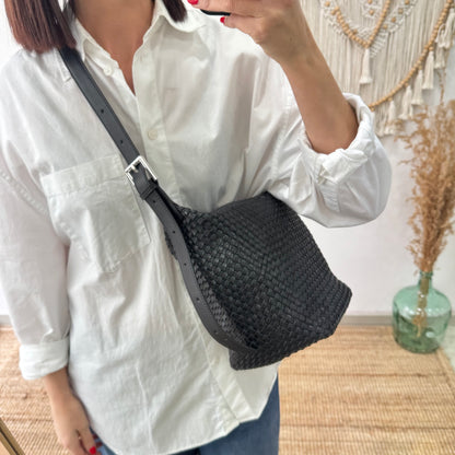 Bolso saco en piel trenzada cremallera negro