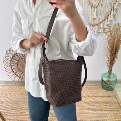 Bolso saco en piel trenzada cremallera marrón