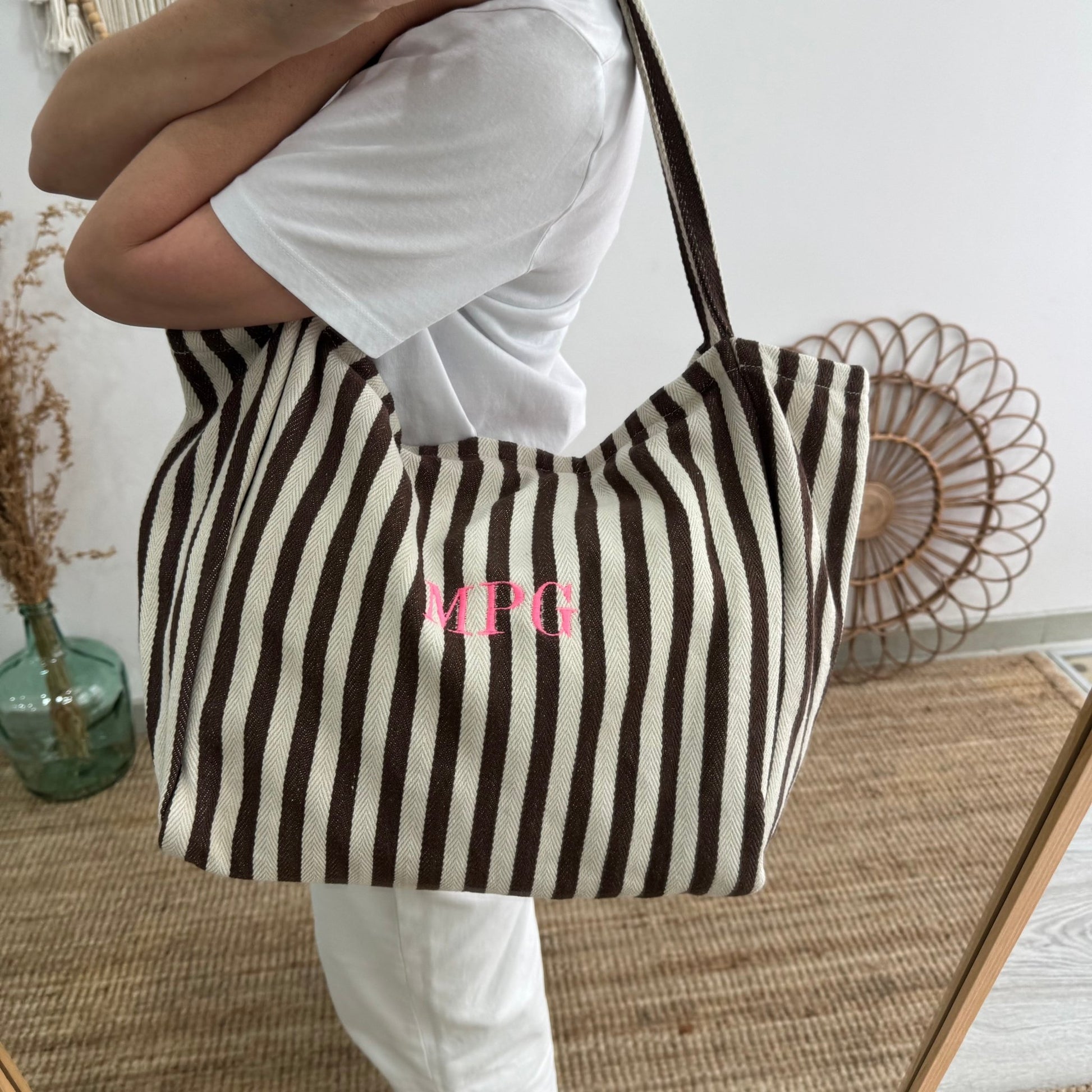 Bolsa loneta rayas marrones iniciales bordadas - Bubbleshopbcn