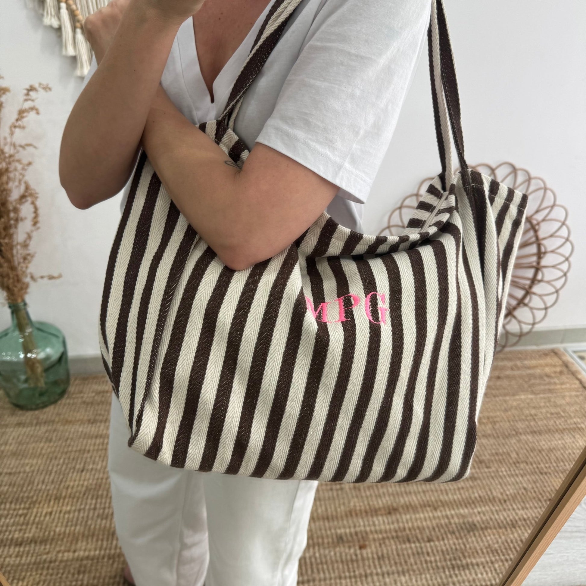 Bolsa loneta rayas marrones iniciales bordadas - Bubbleshopbcn