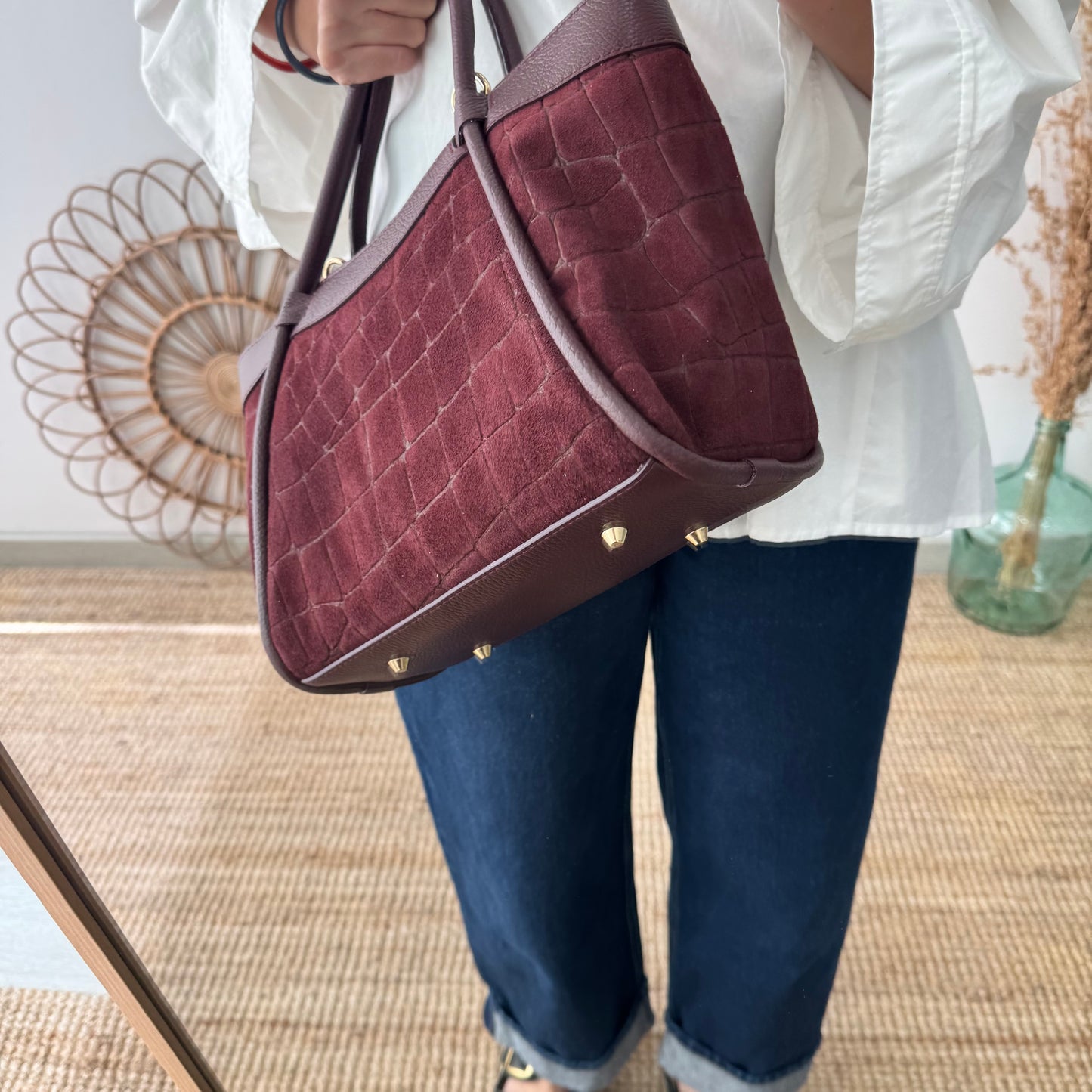 Bolso trapecio serraje y piel granate