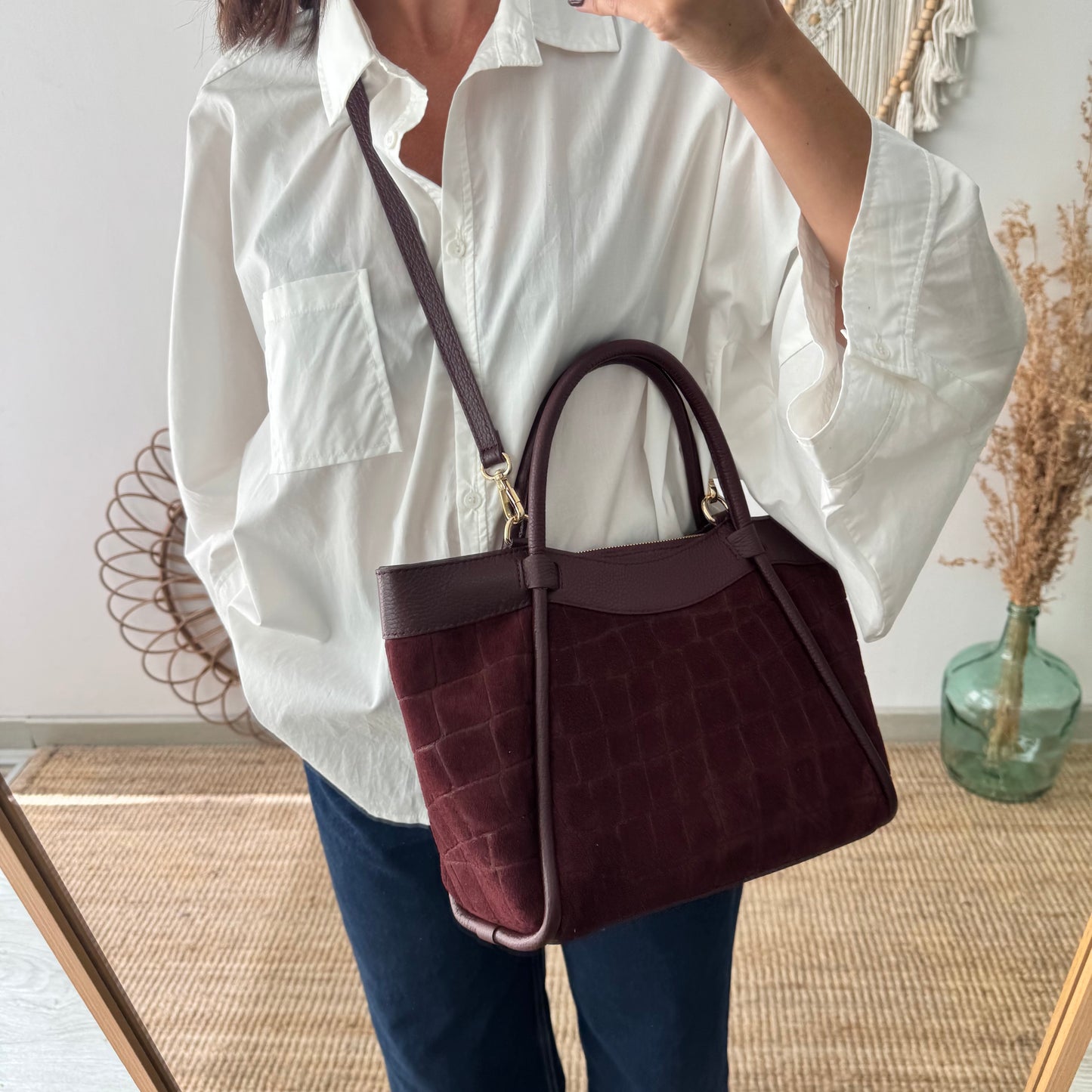 Bolso trapecio serraje y piel granate