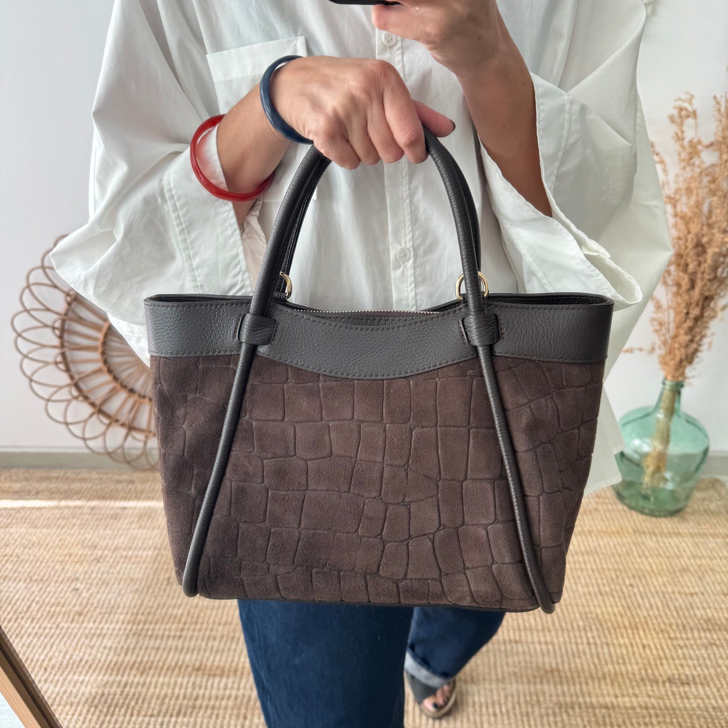 Bolso trapecio serraje y piel marrón chocolate