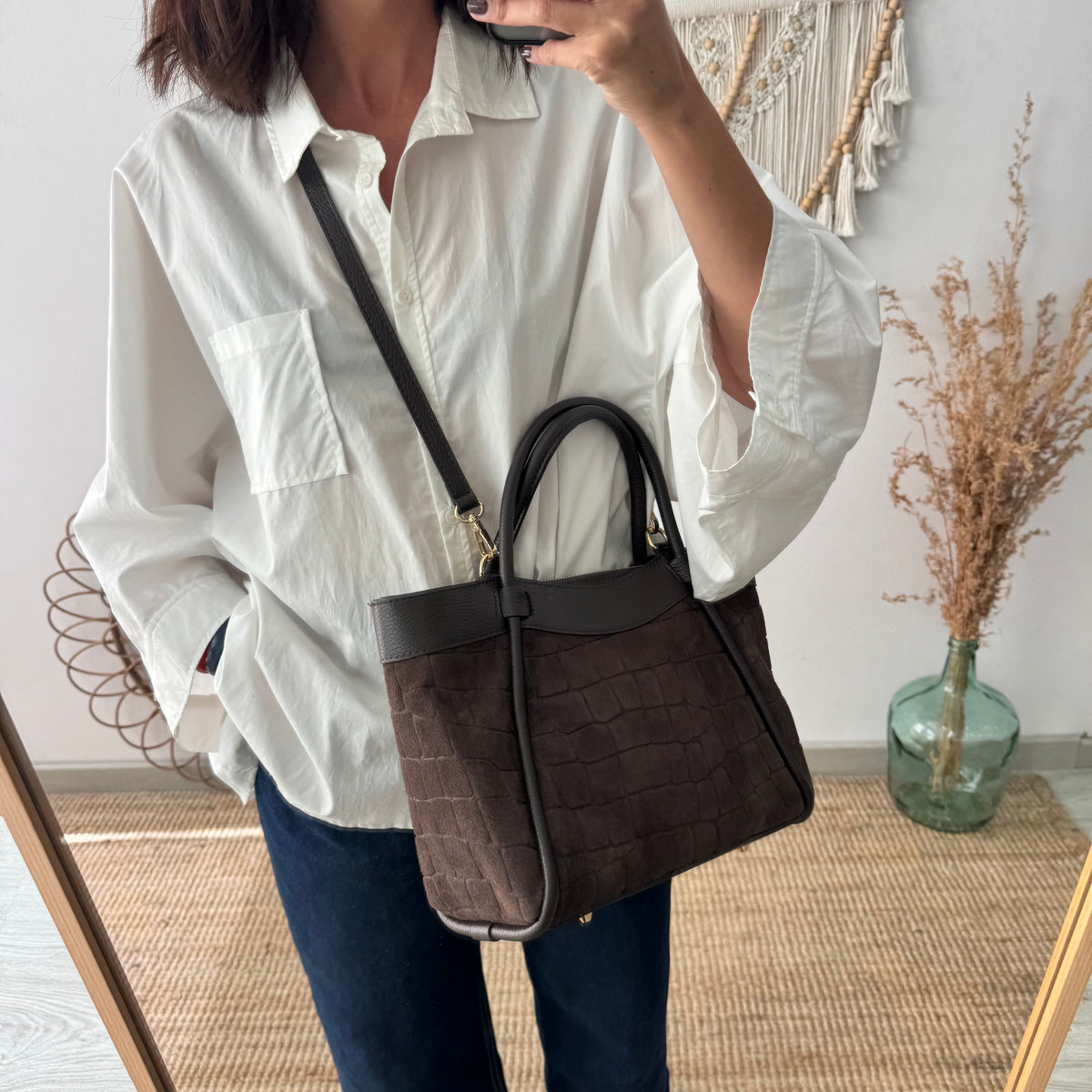 Bolso trapecio serraje y piel marrón chocolate