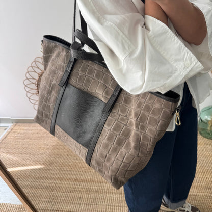 Bolso shopper bolsillo serraje y piel taupe