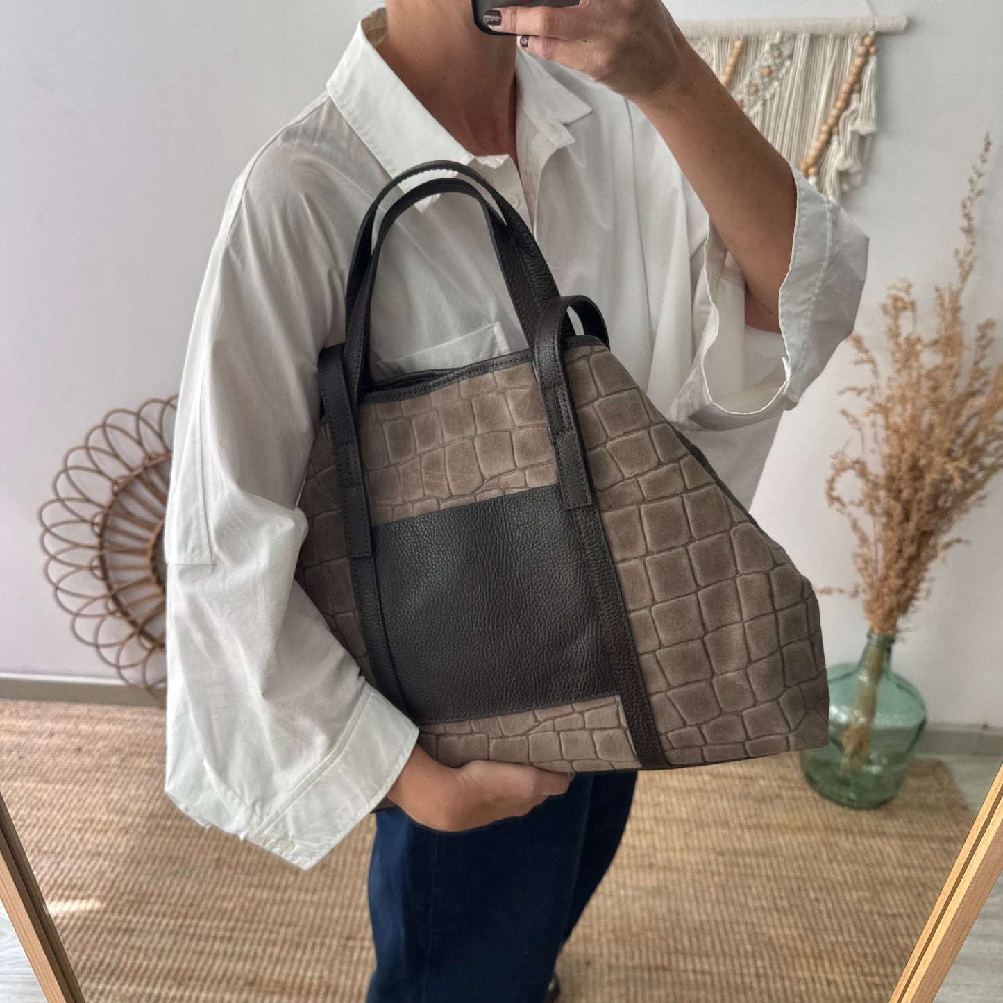 Bolso shopper bolsillo serraje y piel taupe