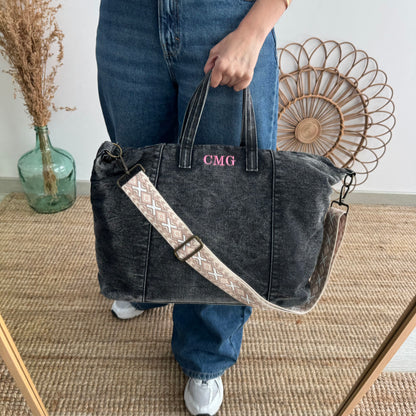 Bolsa denim ovalada negro iniciales bordadas