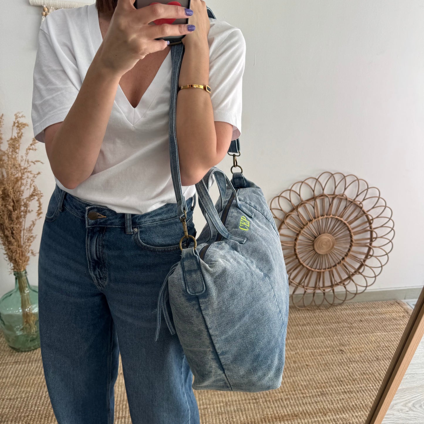 Bolsa denim ovalada azul iniciales bordadas
