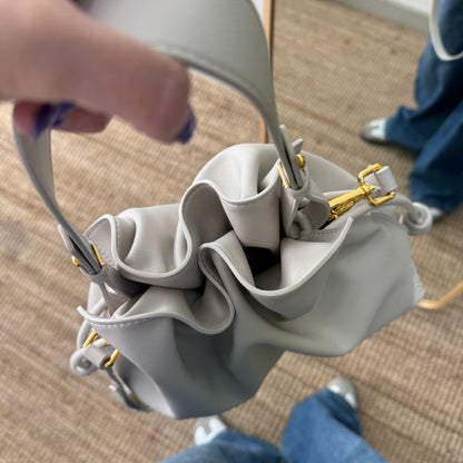Bolso fruncido piel beige