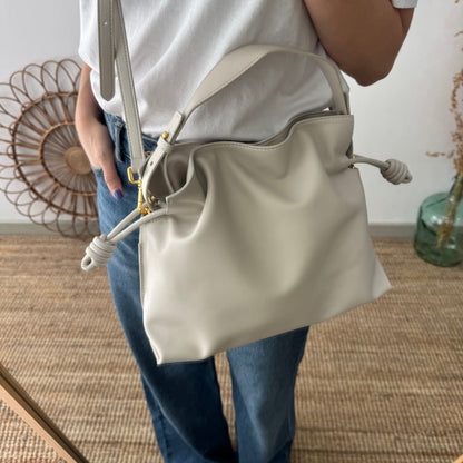 Bolso fruncido piel beige
