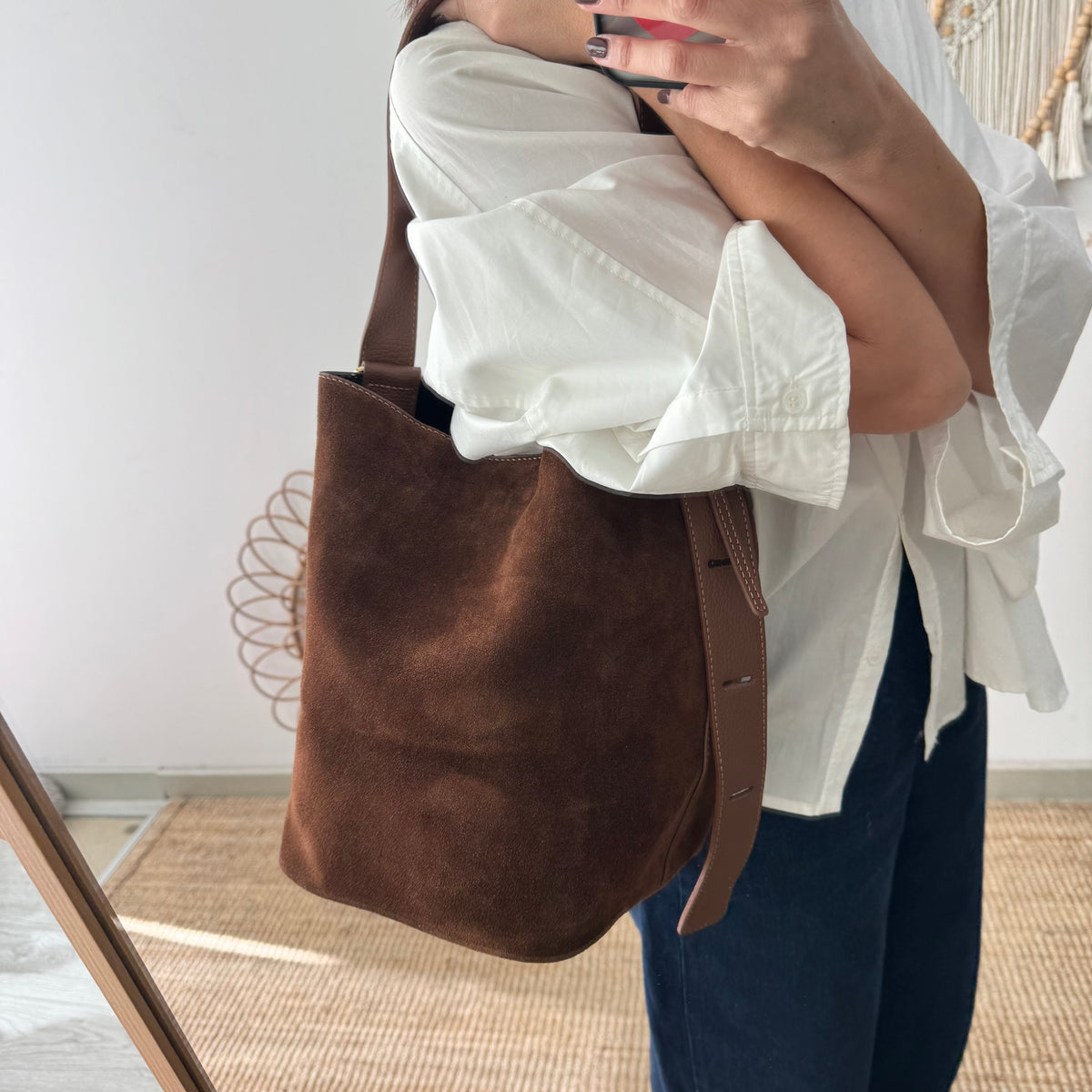 Bolso cubo serraje y piel marrón