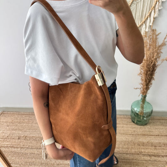 Bolso candado serraje camel