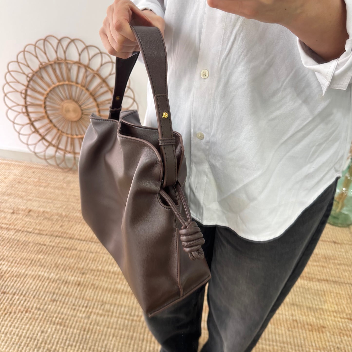 Bolso fruncido piel marrón