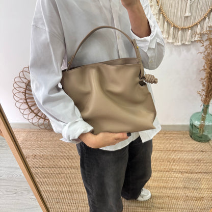 Bolso fruncido piel taupe