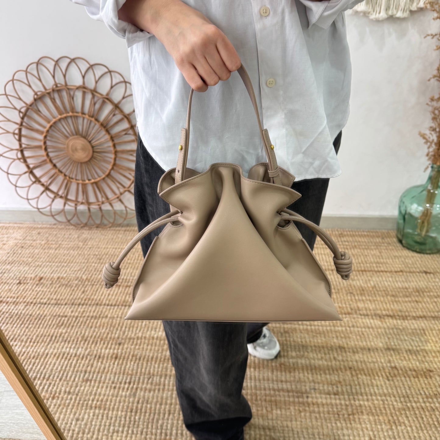 Bolso fruncido piel taupe