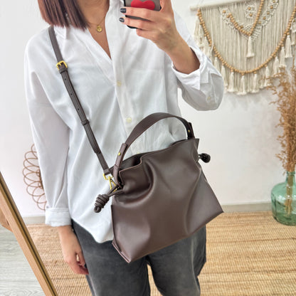 Bolso fruncido piel marrón